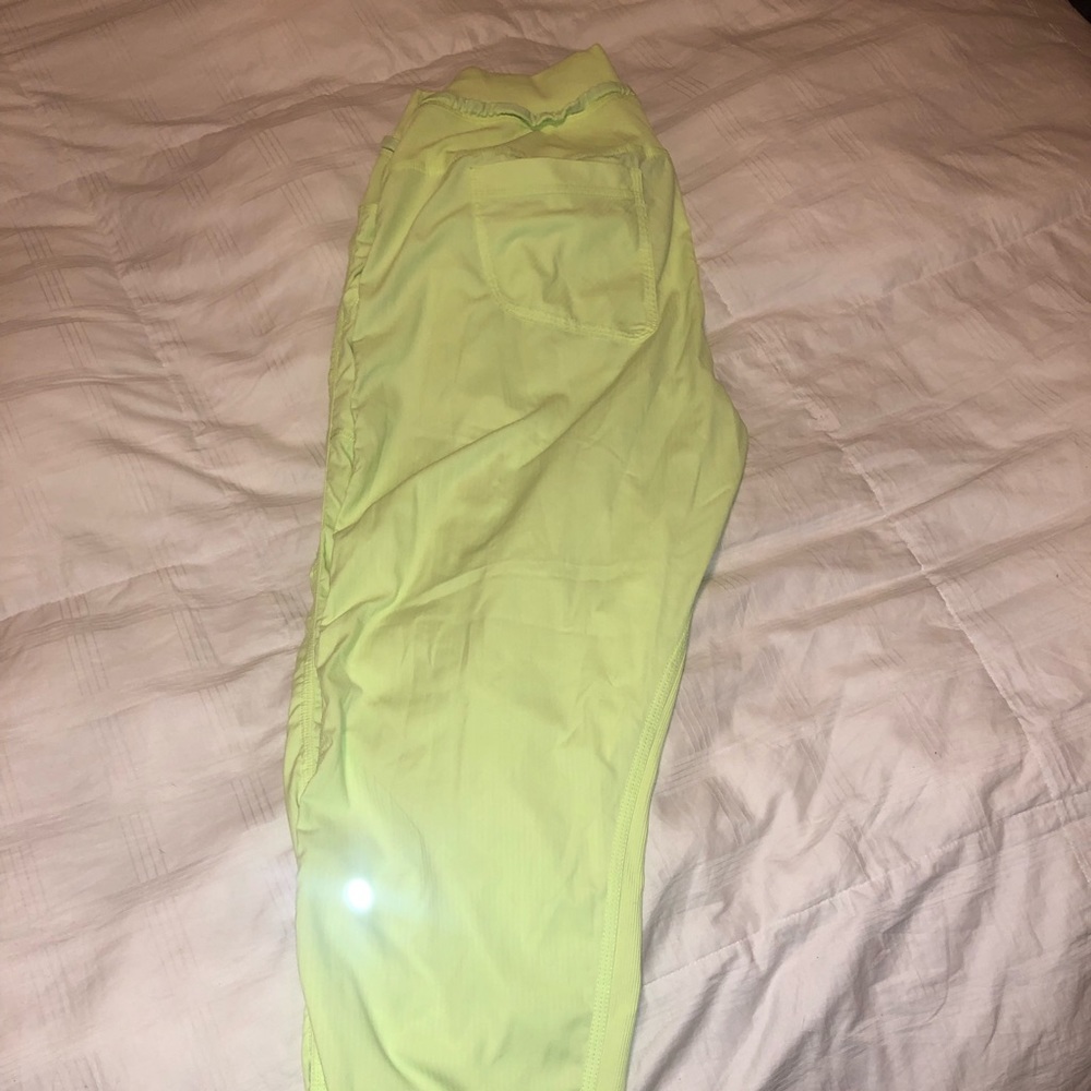 Lululemon crops